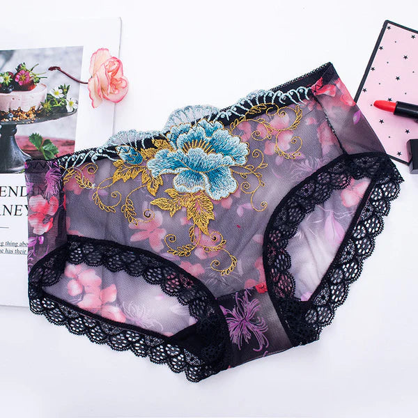 Antibacterial cotton panty with lace embroidery