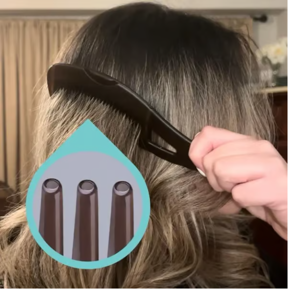 Scalp Sweeping Comb - Efficiently Captures Dandruff and Impurities