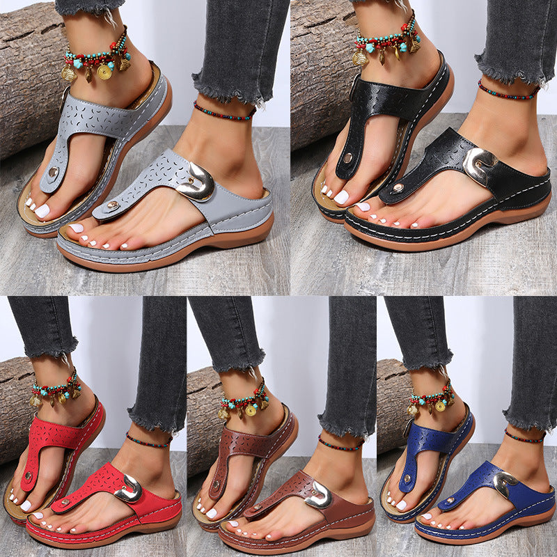 2022 Summer New Womens Metal Decor Feature Pattern Wedge Flip Flops