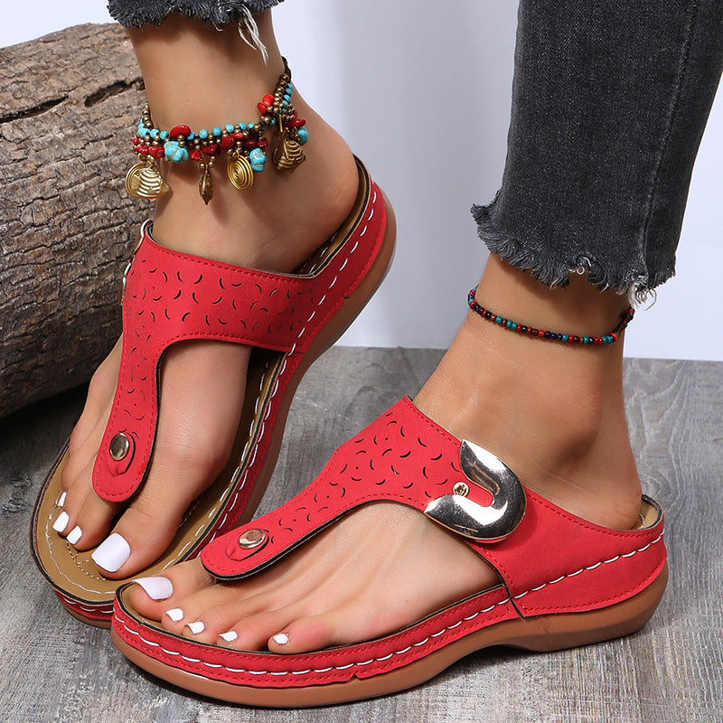 2022 Summer New Womens Metal Decor Feature Pattern Wedge Flip Flops