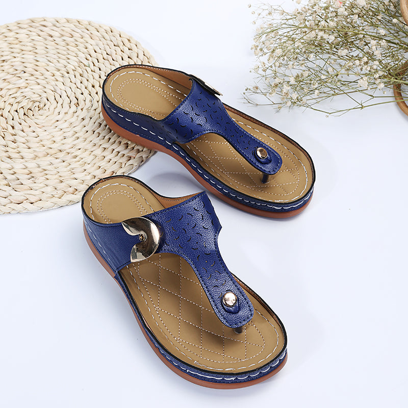 2022 Summer New Womens Metal Decor Feature Pattern Wedge Flip Flops