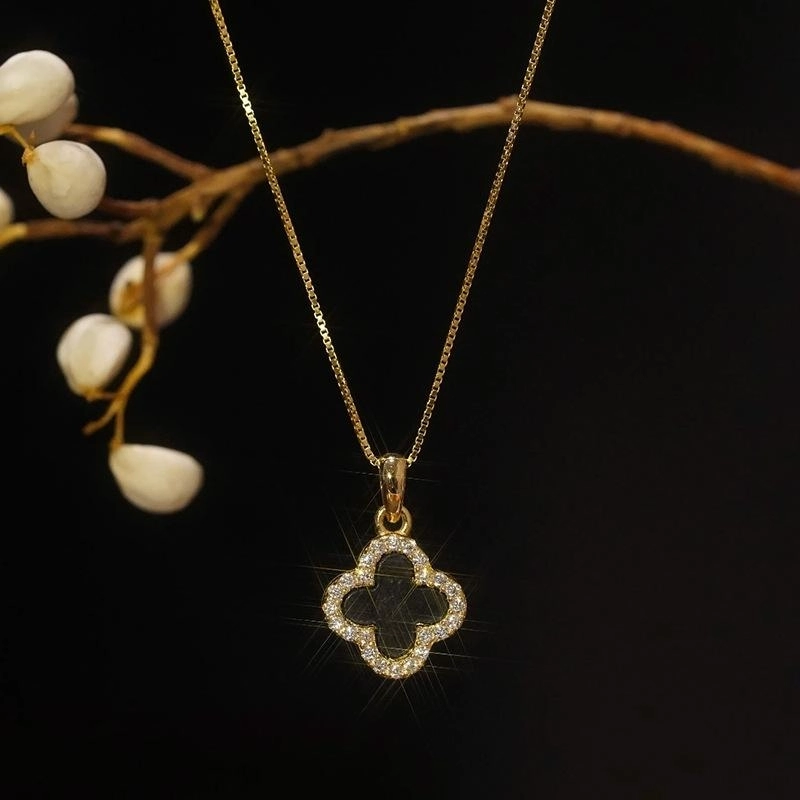 Double sided Four leaf Clover Black And White Necklace