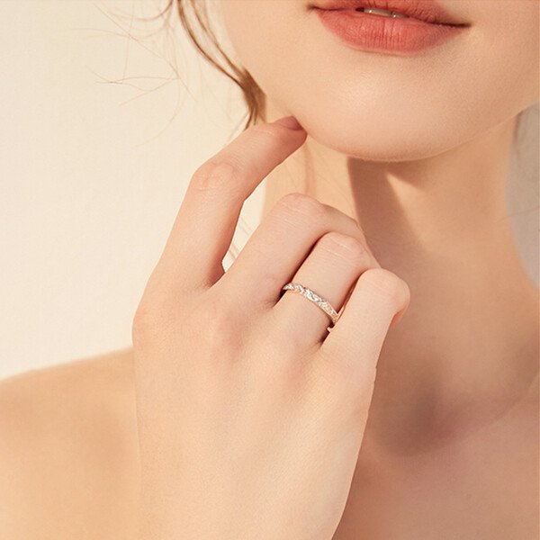 Minimalist Affectionate Couple Rings