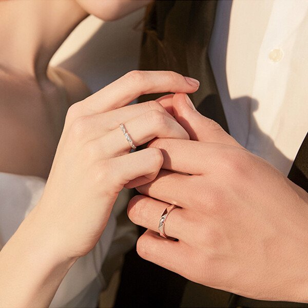 Minimalist Affectionate Couple Rings