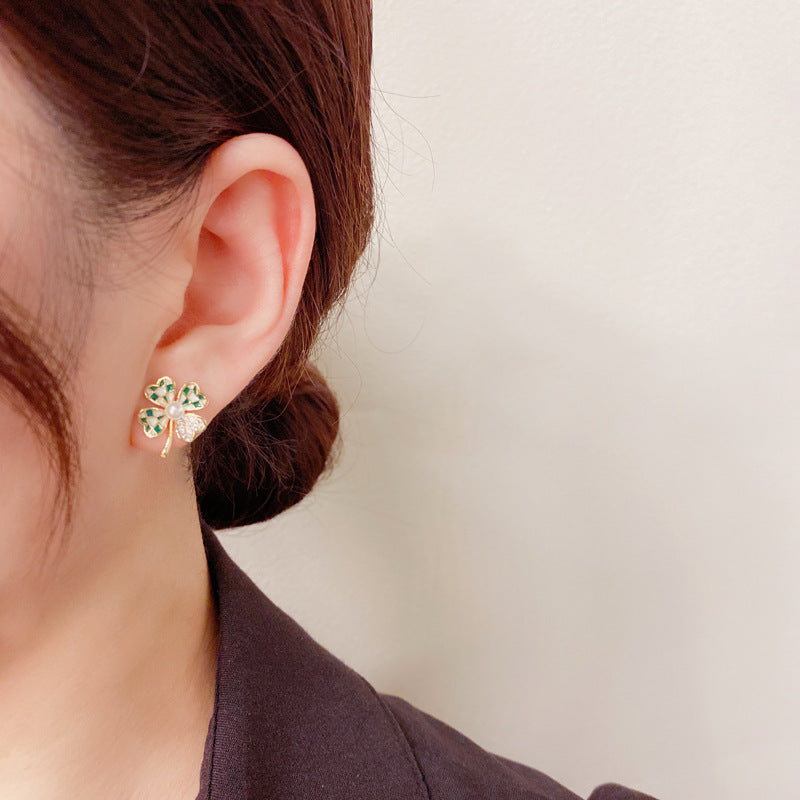 Four Leaf Clover Grid Studs